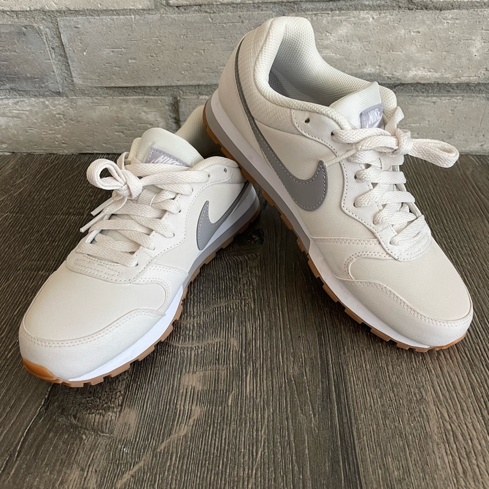 Nike tennis shoes never worn!